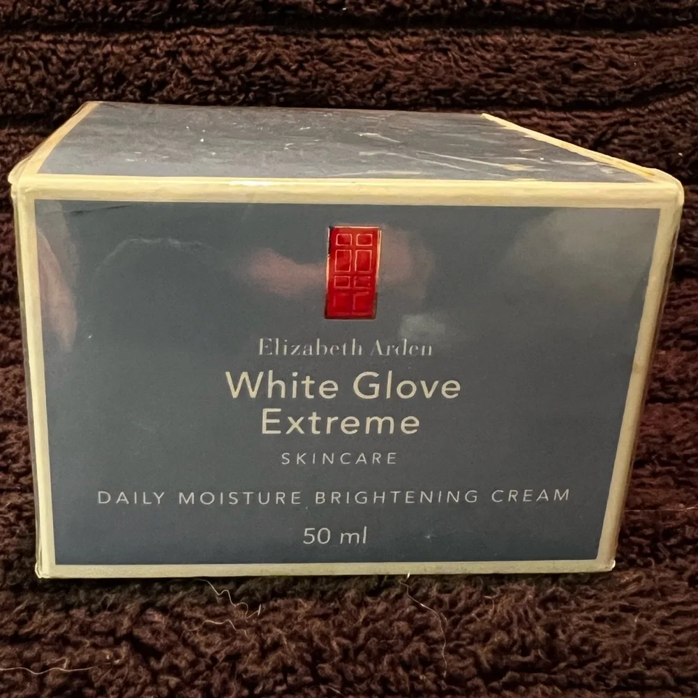NIB SEALED Elizabeth Arden White Glove Extreme Daily Moisture Brightening Cream